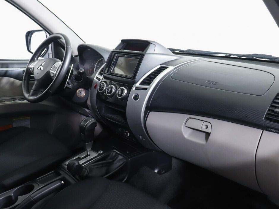 Mitsubishi Pajero Sport, 2.4 л, АТ, 2015 фото 2