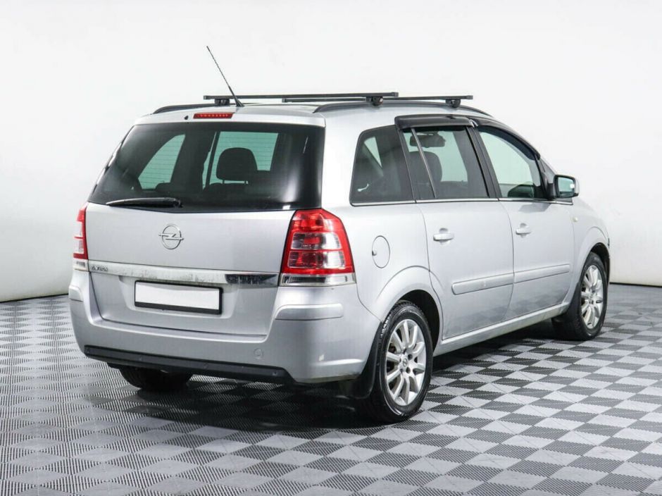 Opel Zafira, 1.8 л, Робот, 2012 фото 6