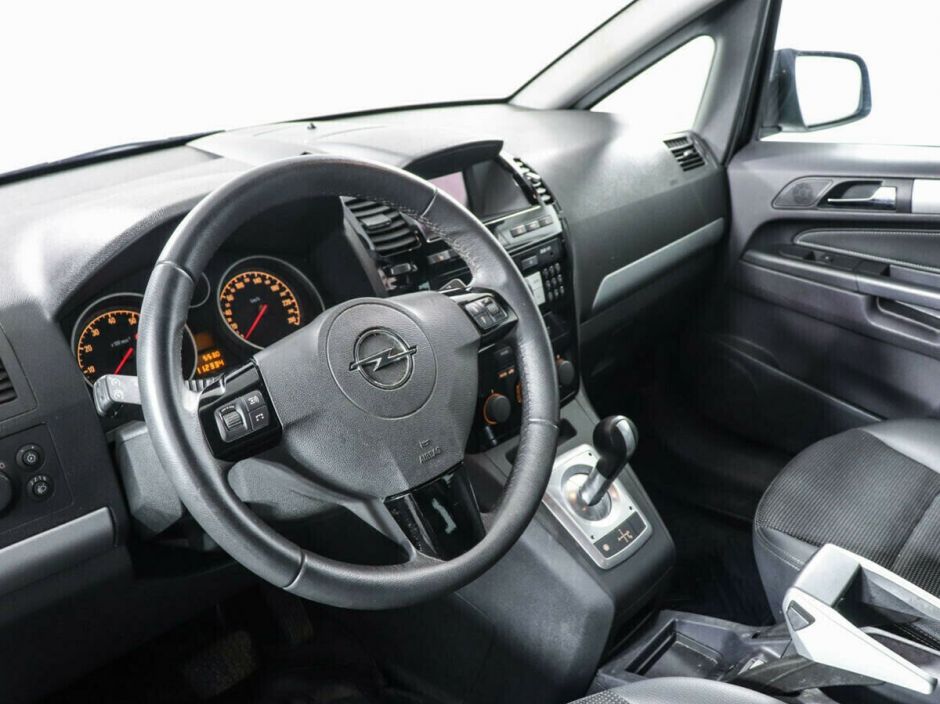 Opel Zafira, 1.8 л, Робот, 2012 фото 7