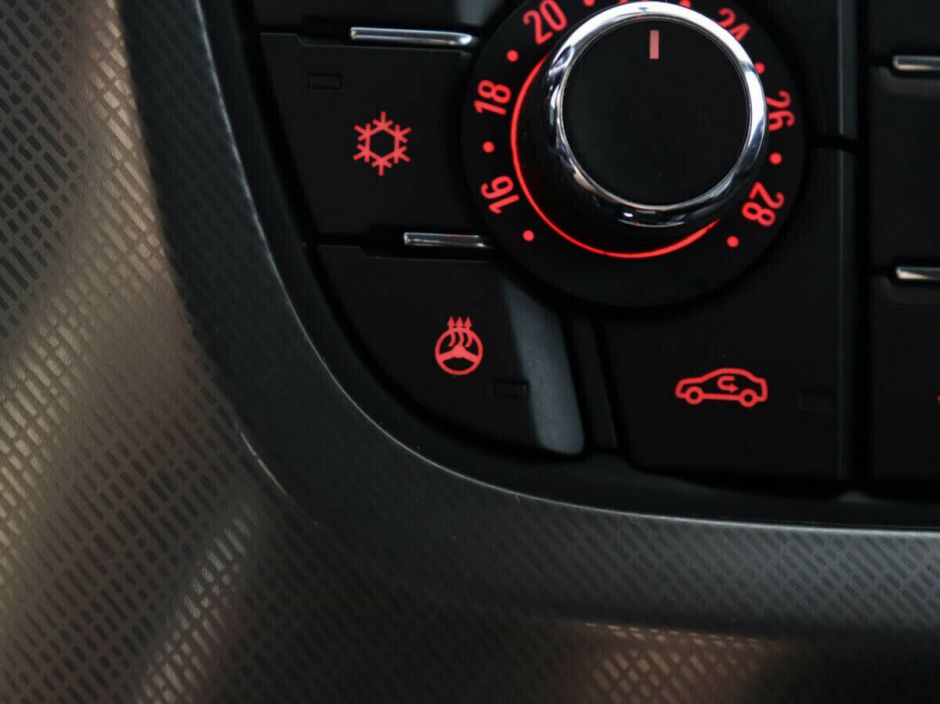 Opel Astra, 1.4 л, АТ, 2012 фото 2