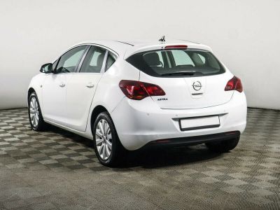 Opel Astra, 1.6 л, АКПП, 2010 фото 5