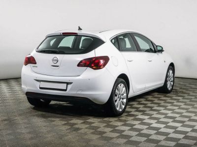 Opel Astra, 1.6 л, АКПП, 2010 фото 6