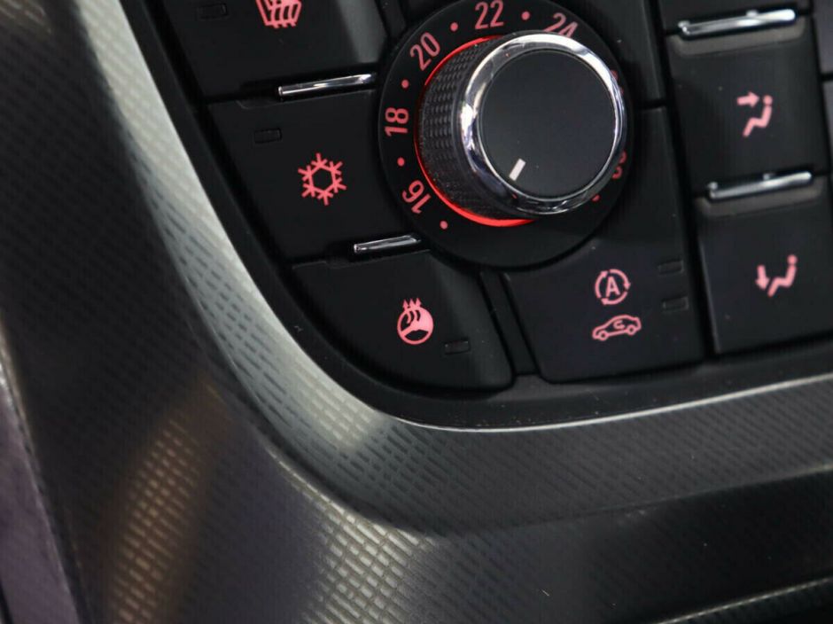 Opel Astra, 1.6 л, АТ, 2010 фото 2