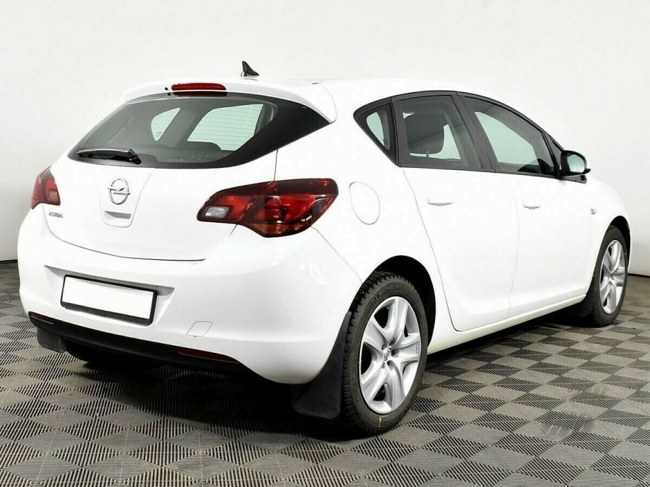 Opel Astra, 1.6 л, МТ, 2012 фото 4