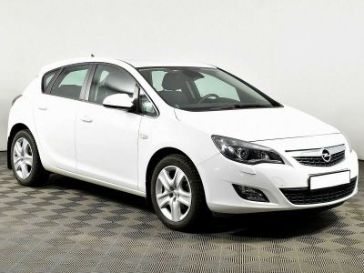 Opel Astra, 1.6 л, МКПП, 2012 фото 5