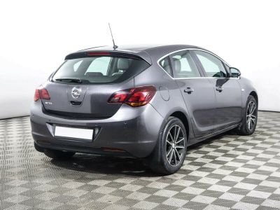 Opel Astra, 1.6 л, АКПП, 2011 фото 5