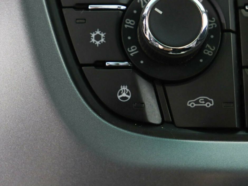 Opel Astra, 1.6 л, АТ, 2013 фото 2