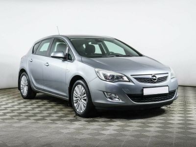 Opel Astra, 1.6 л, МКПП, 2011 фото 4