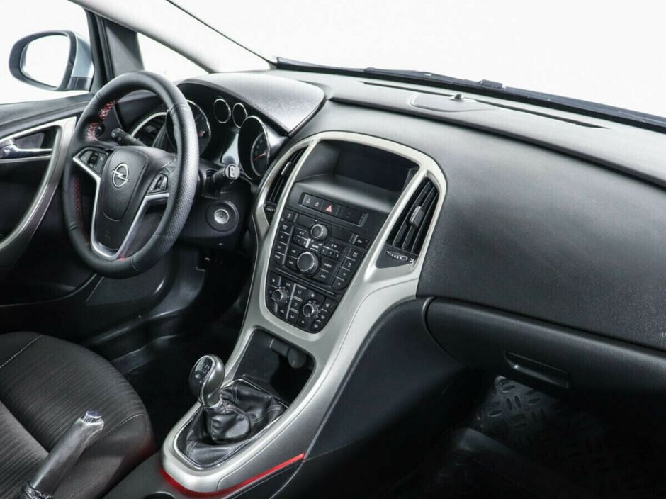 Opel Astra, 1.6 л, МТ, 2011 фото 8