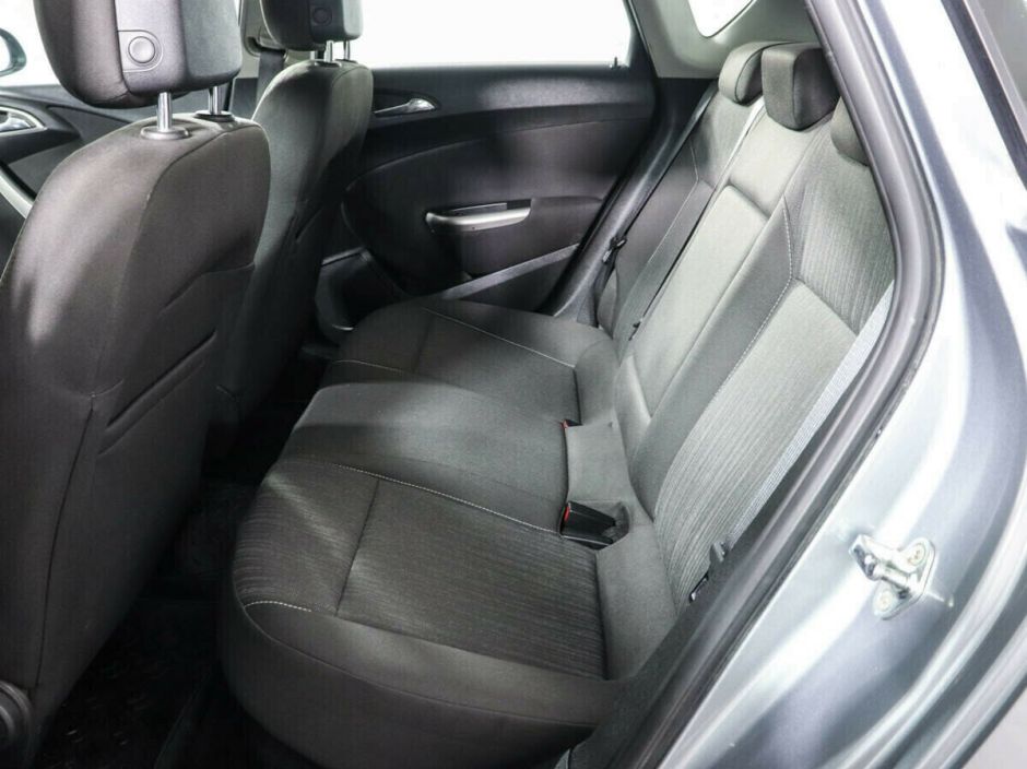 Opel Astra, 1.6 л, МТ, 2011 фото 1