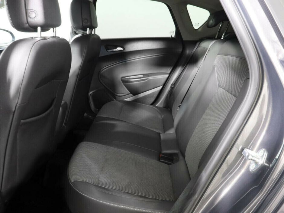 Opel Astra, 1.6 л, АТ, 2012 фото 1