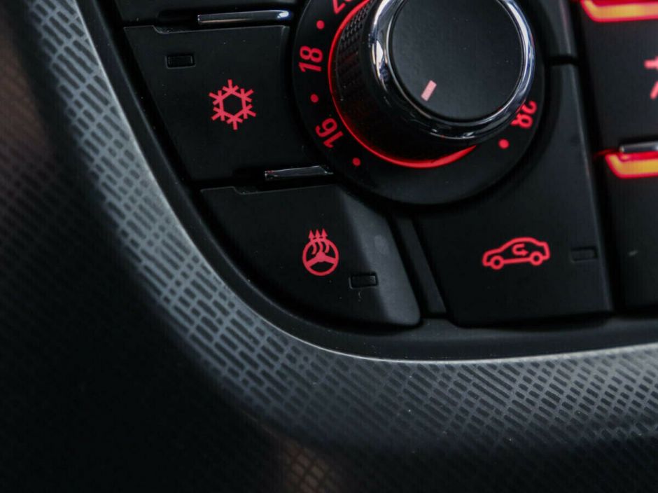 Opel Astra, 1.4 л, АТ, 2012 фото 2