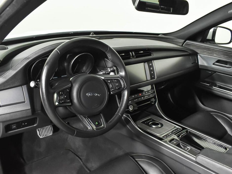 Jaguar XF, 2.0 л, АТ, 2017 фото 10