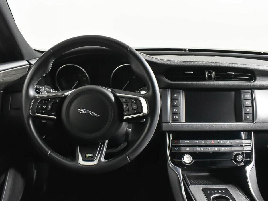 Jaguar XF, 2.0 л, АТ, 2017 фото 12