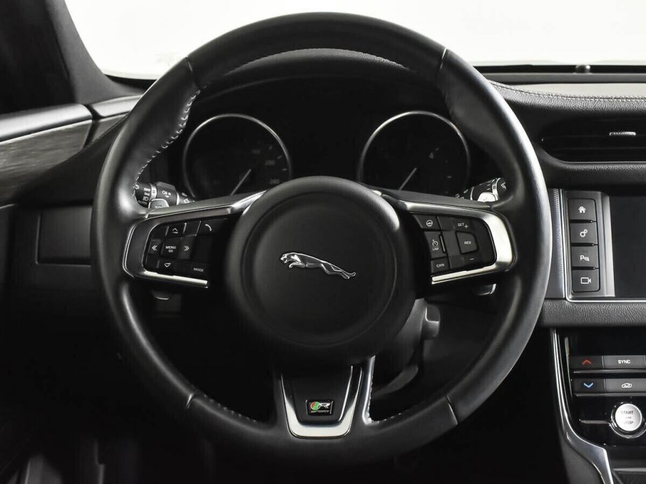 Jaguar XF, 2.0 л, АТ, 2017 фото 13