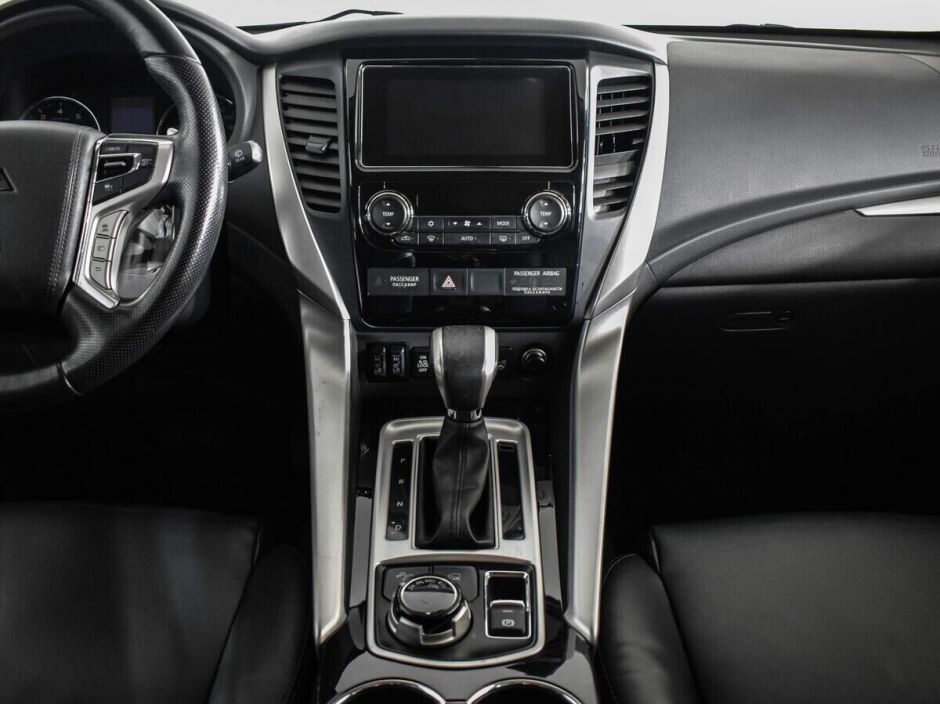 Mitsubishi Pajero Sport, 3.0 л, АТ, 2017 фото 5