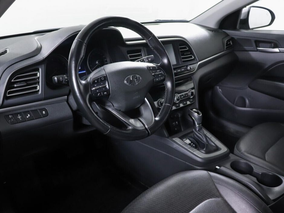 Hyundai Elantra, 2.0 л, АТ, 2019 фото 7