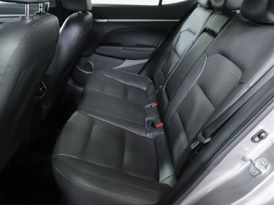 Hyundai Elantra, 2.0 л, АТ, 2019 фото 8