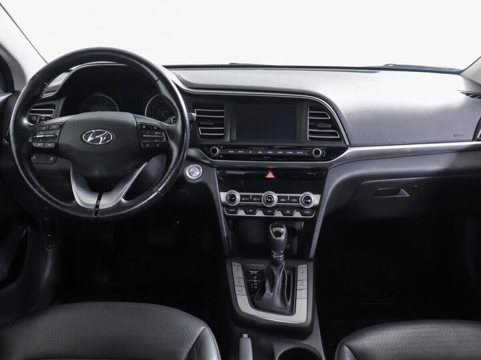 Hyundai Elantra, 2.0 л, АТ, 2019 фото 9