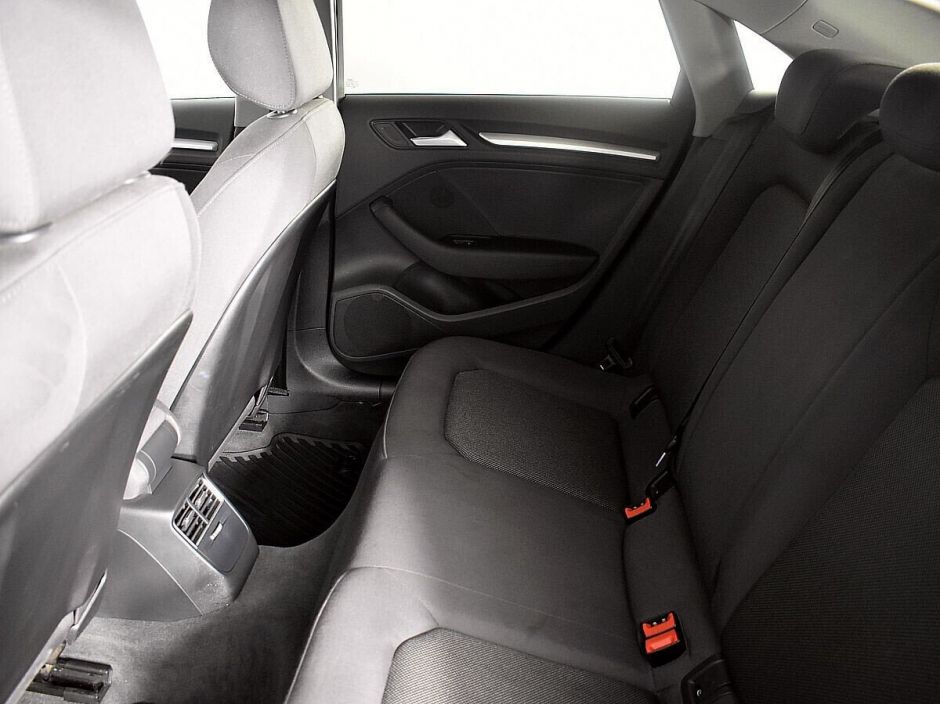 Audi A3, 1.5 л, Робот, 2017 фото 1