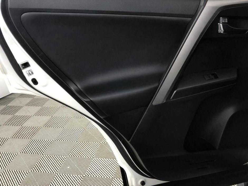 Toyota RAV4, 2.0 л, Вариатор, 2016 фото 2