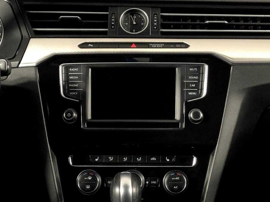 Volkswagen Passat, 1.4 л, Робот, 2017 фото 13