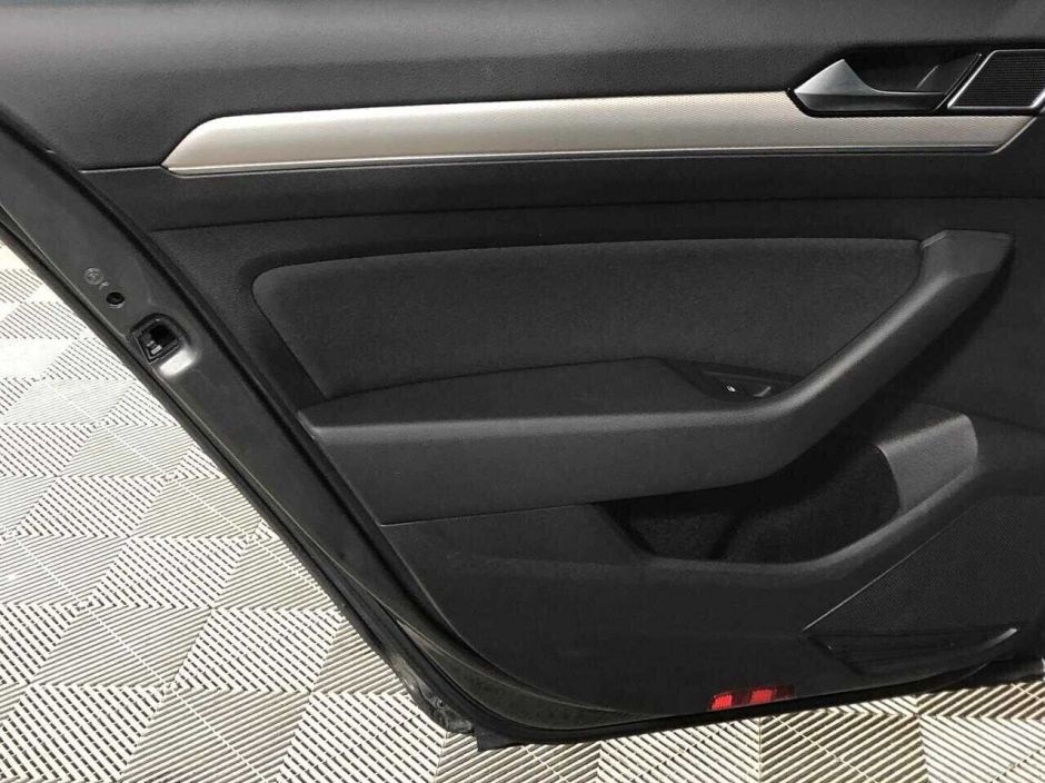 Volkswagen Passat, 1.4 л, Робот, 2017 фото 2