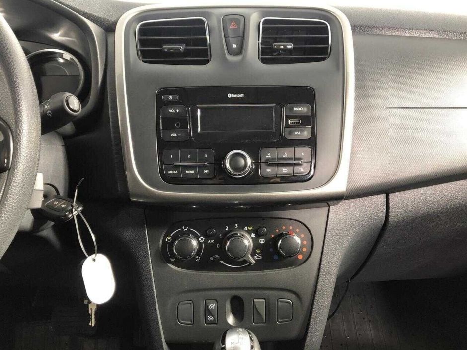 Renault Sandero, 1.6 л, АТ, 2018 фото 11