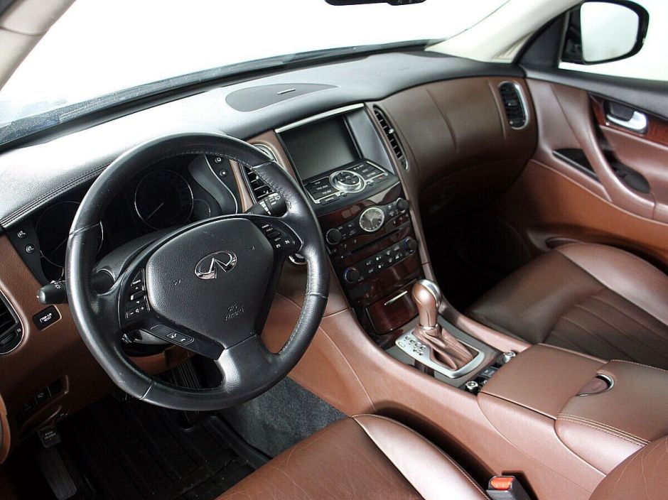 Infiniti QX50, 2.5 л, АТ, 2015 фото 5