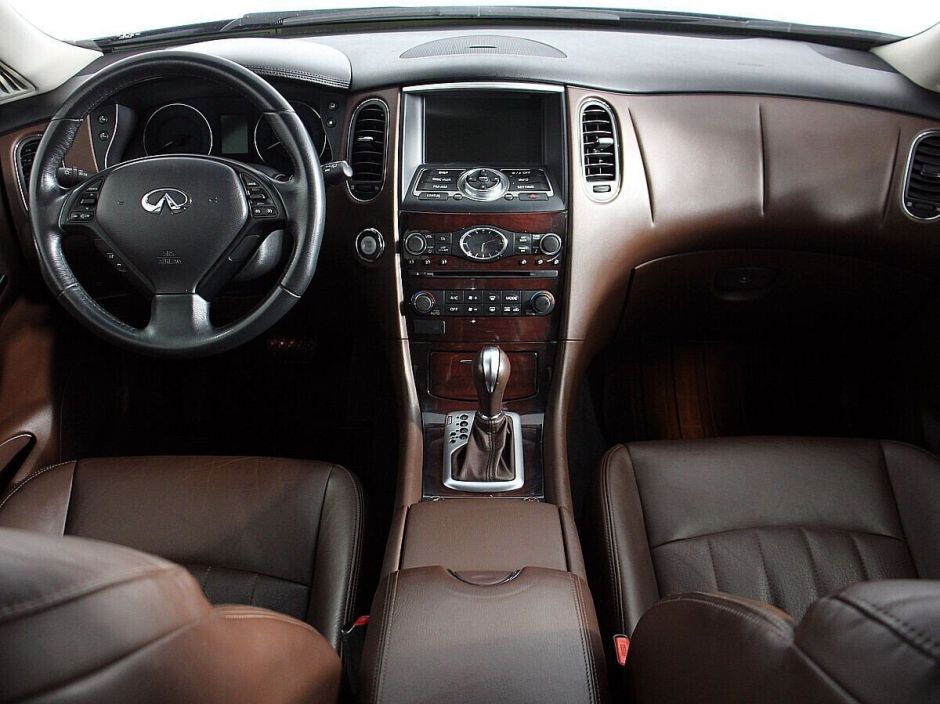 Infiniti QX50, 2.5 л, АТ, 2015 фото 7