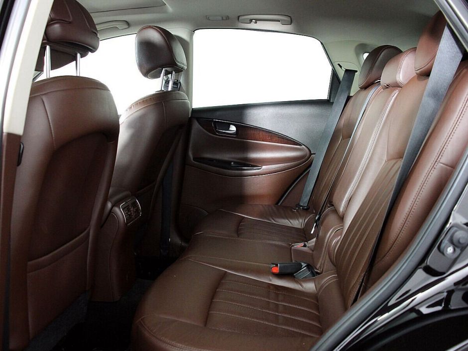 Infiniti QX50, 2.5 л, АТ, 2015 фото 1