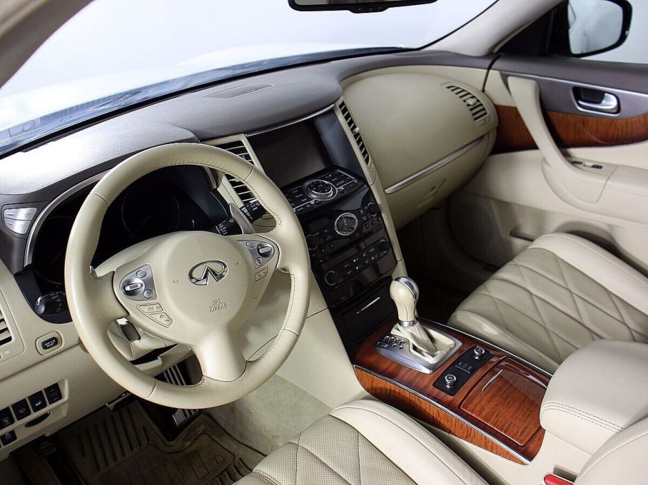 Infiniti QX70, 3.7 л, АТ, 2015 фото 5