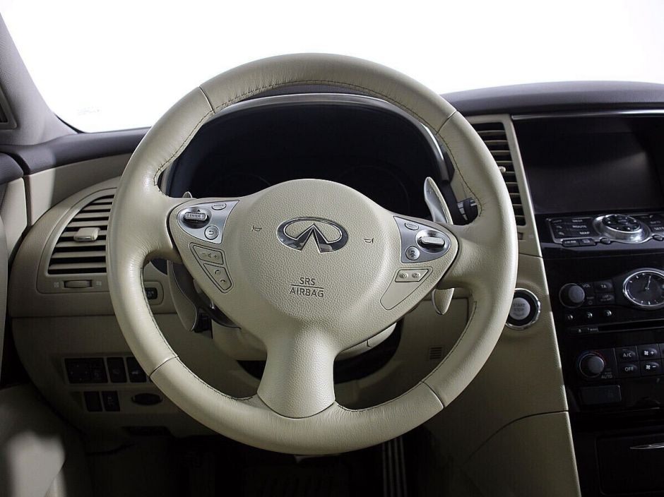Infiniti QX70, 3.7 л, АТ, 2015 фото 6