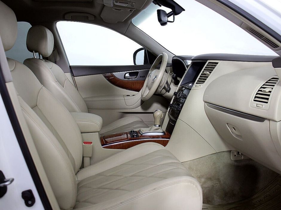 Infiniti QX70, 3.7 л, АТ, 2015 фото 2