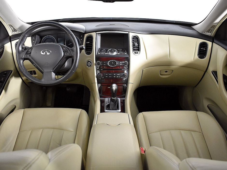Infiniti QX50, 2.5 л, АТ, 2017 фото 8