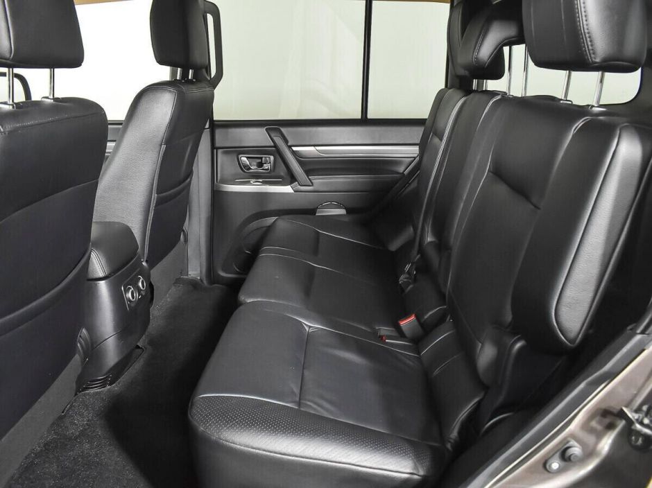 Mitsubishi Pajero, 3.2 л, АТ, 2011 фото 1