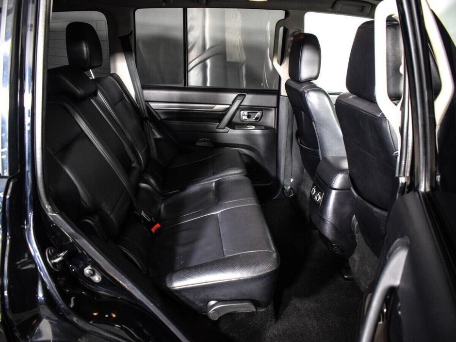 Mitsubishi Pajero, 3.2 л, АТ, 2011 фото 1