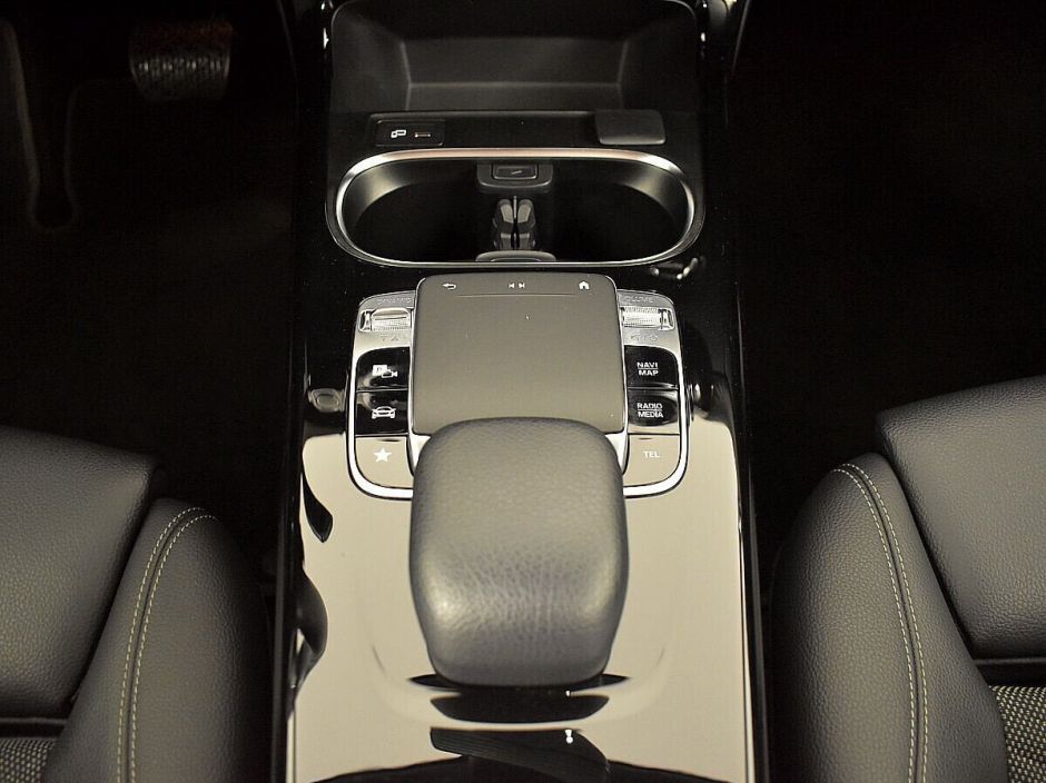 Mercedes-Benz A-Класс, 1.3 л, Робот, 2018 фото 2