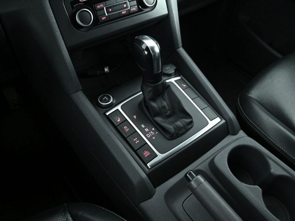 Volkswagen Amarok, 2.0 л, АТ, 2016 фото 9