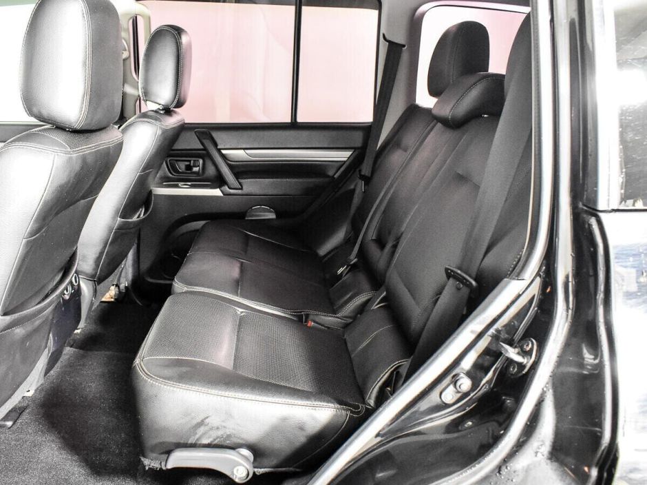 Mitsubishi Pajero, 3.0 л, АТ, 2012 фото 1