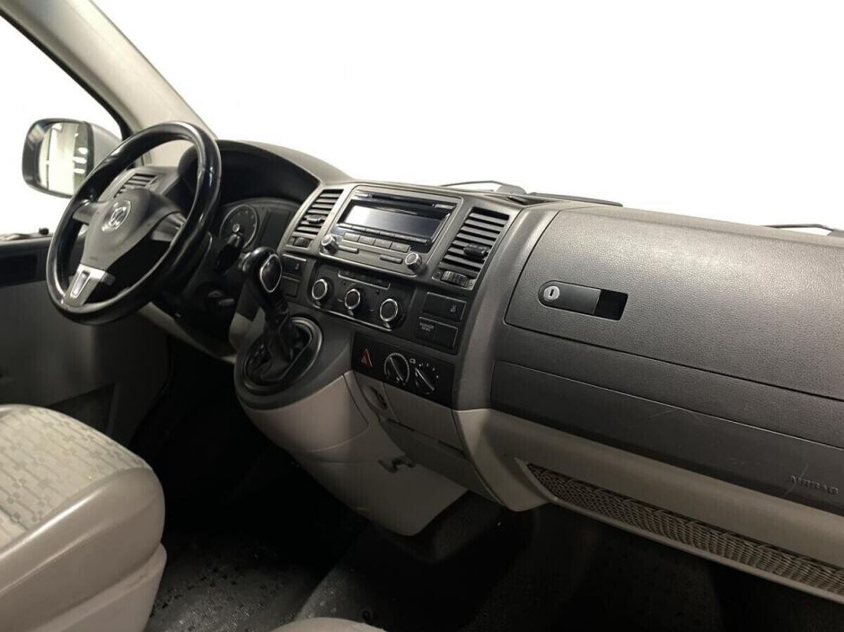 Volkswagen Transporter, 2.0 л, Робот, 2011 фото 9
