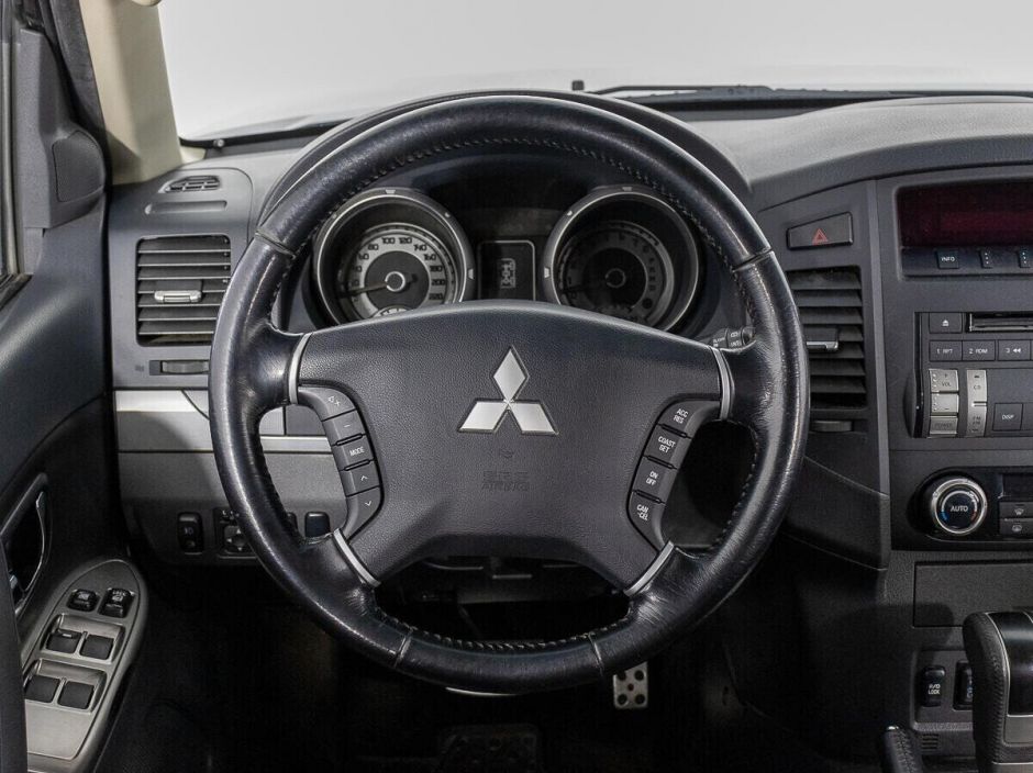 Mitsubishi Pajero, 3.0 л, АТ, 2013 фото 7