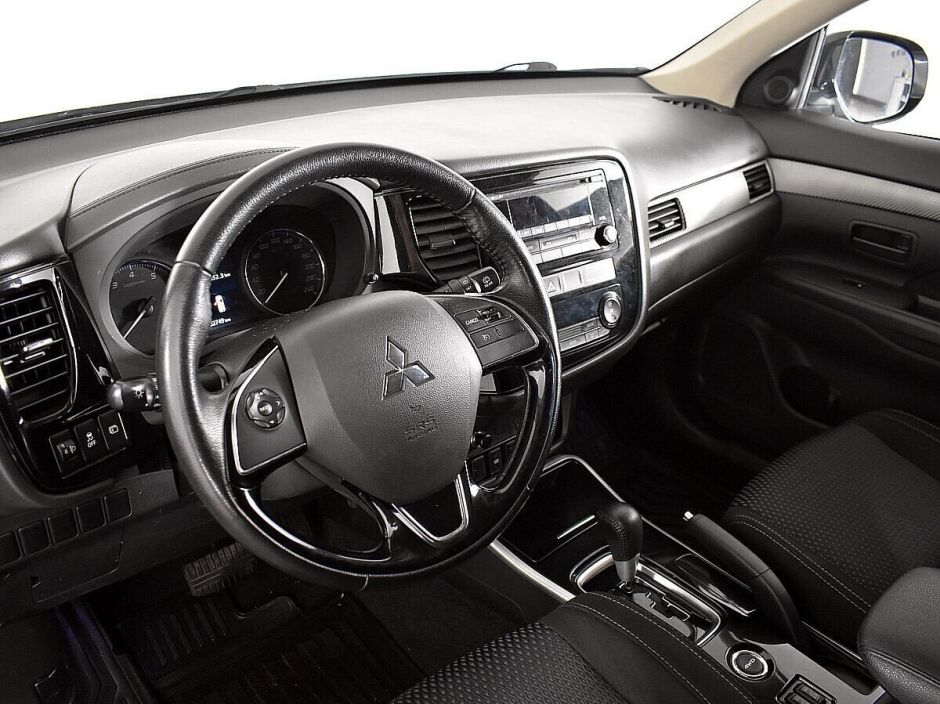 Mitsubishi Outlander, 2.0 л, Вариатор, 2017 фото 8
