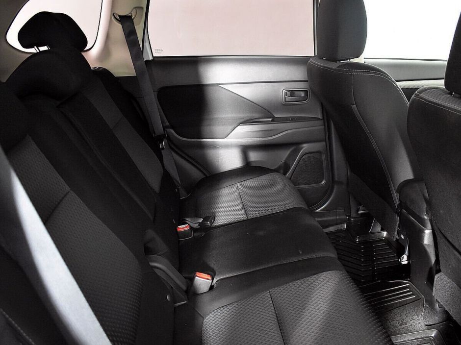 Mitsubishi Outlander, 2.0 л, Вариатор, 2017 фото 1