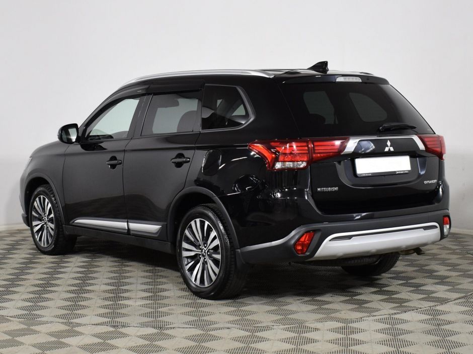 Mitsubishi Outlander, 2.0 л, Вариатор, 2019 фото 5