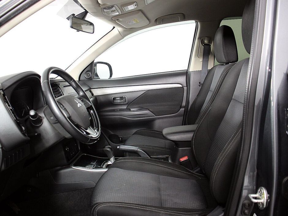 Mitsubishi Outlander, 2.0 л, Вариатор, 2017 фото 7
