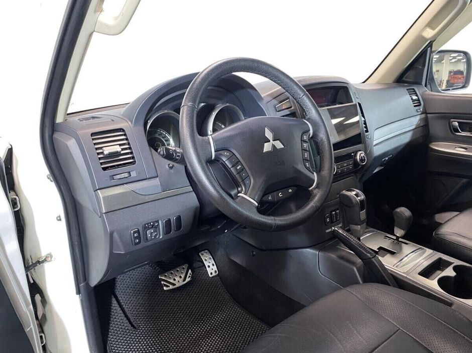 Mitsubishi Pajero, 3.2 л, АТ, 2013 фото 7
