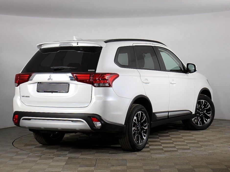 Mitsubishi Outlander, 2.0 л, Вариатор, 2022 фото 5
