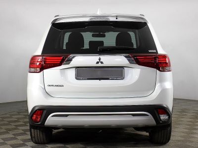 Mitsubishi Outlander, 2.0 л, CVT, 2022 фото 6