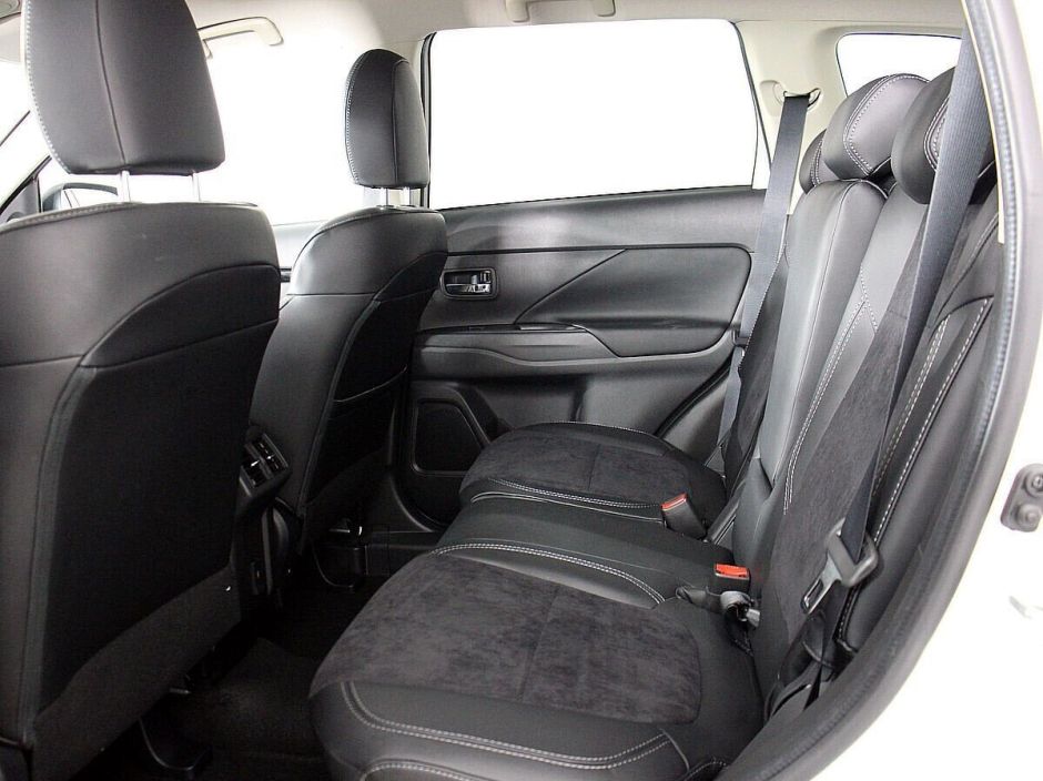 Mitsubishi Outlander, 2.0 л, Вариатор, 2022 фото 2